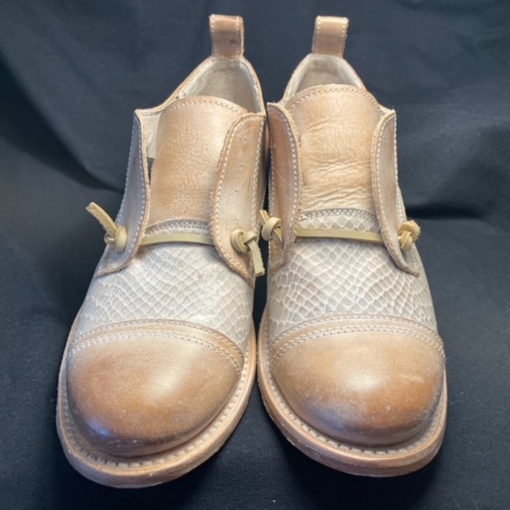 MABEL Leather slip on bootie